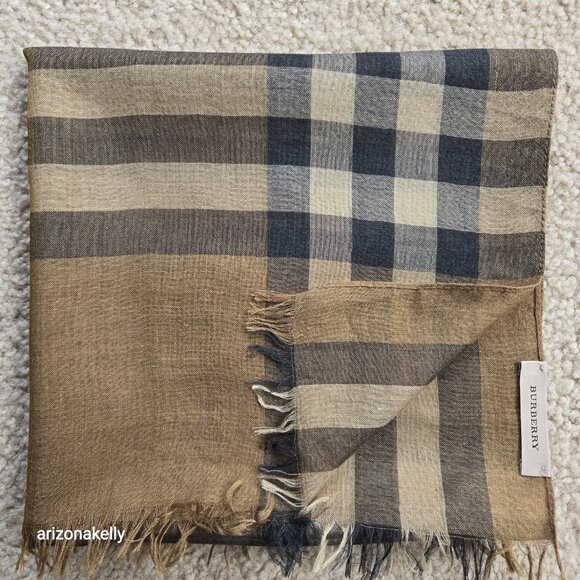 Burberry Wool Scarf Tan Check {{FLAWLESS}} - Picture 1 of 16